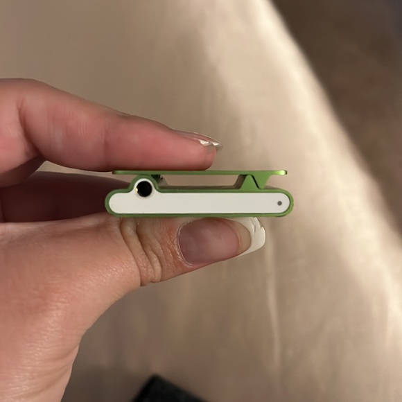 i Pod Shuffle 2nd Generation Used - Picture 4 of 4